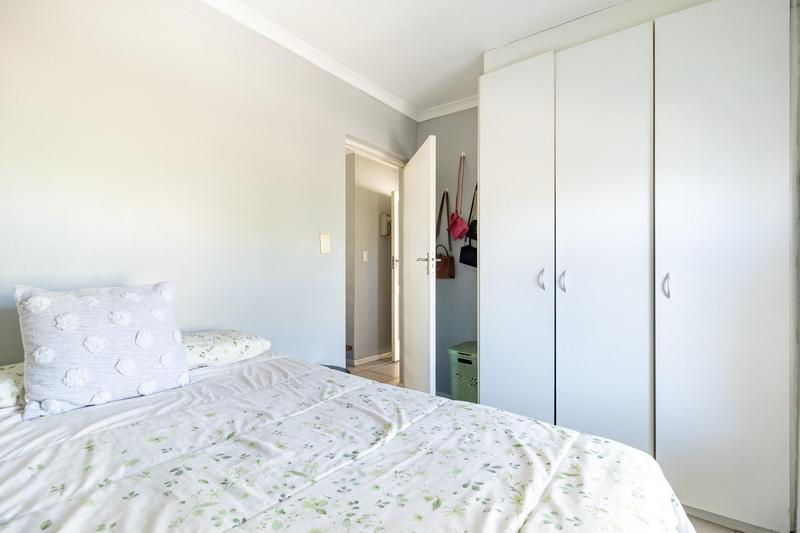 To Let 2 Bedroom Property for Rent in Silver Oaks Western Cape